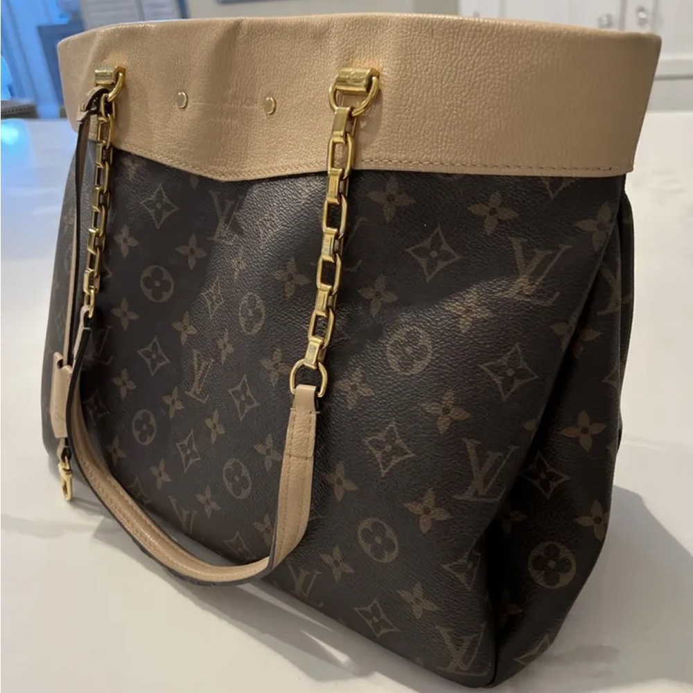Louis Vuitton Pallas Shopper